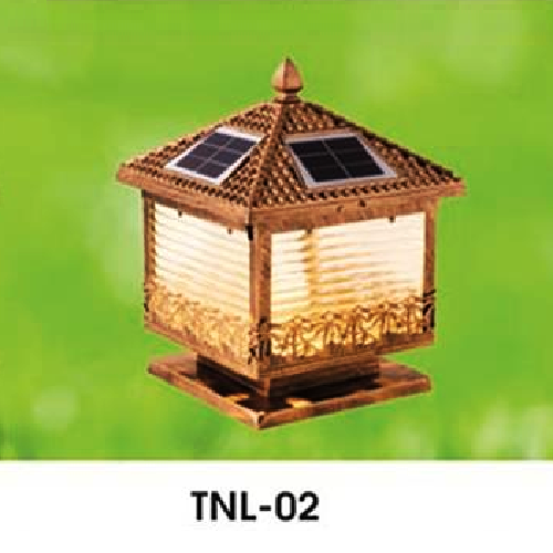 HF - TNL - 02: Đèn đầu trụ NLMT - KT:Mái 300mm x 300mm - Đế: 270mm x 270mm x H290mm - Đèn LED 4W ánh sáng đổi 3 màu + Đèn E27 x1