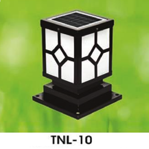 HF - TNL - 10: Đèn đầu trụ NLMT - KT: Mái 150mm x 150mm - Đế: 200mm x 200mm x H230mm - Đèn LED 3W,  ánh sáng đổi 3 màu + Đèn E27 x1