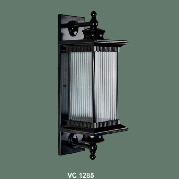SN - VC 1285: Đèn gắn tường ngoài trời - KT: Ø225mm x H600mm - Bóng đèn E27 x 1