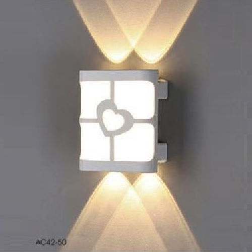 AC 42-50: Đèn gắn tường LED - KT: L110mm x H130mm - Đèn LED 7W đổi 3 màu
