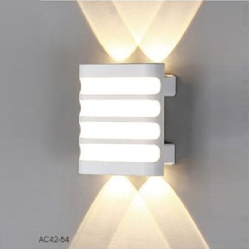 AC 42-54: Đèn gắn tường LED - KT: L110mm x H130mm - Đèn LED 7W đổi 3 màu