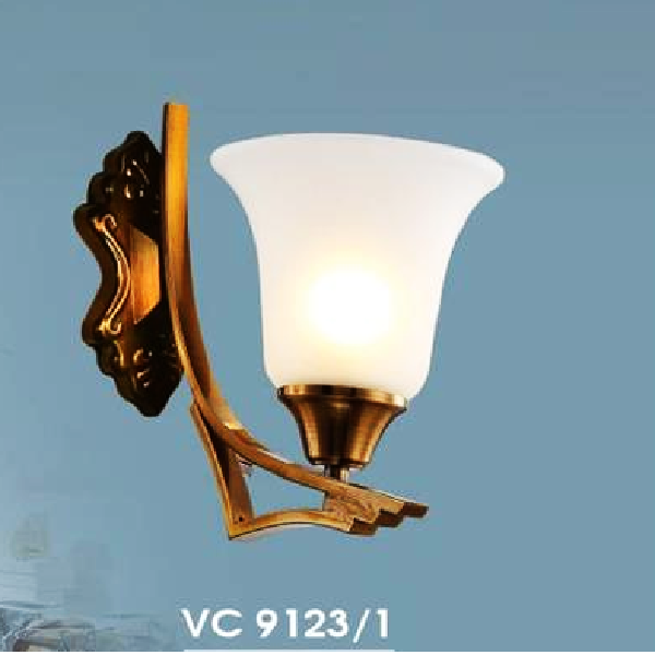 HF - VC 9123/1: Đèn gắn tường 1 bóng, chao thủy tinh - KT: L300mm  x H300mm - Đèn chân E27 x 1 bóng