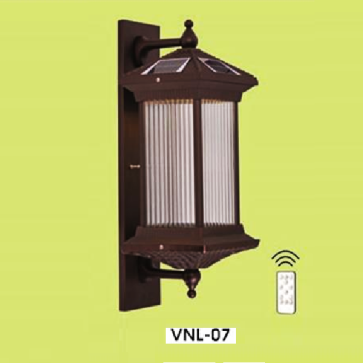 HF - VNL - 07: Đèn gắn tường ngoài trời NLMT - KT: L200mm x H570mm - Đèn LED 7W, ánh sáng đổi 3 màu + E27