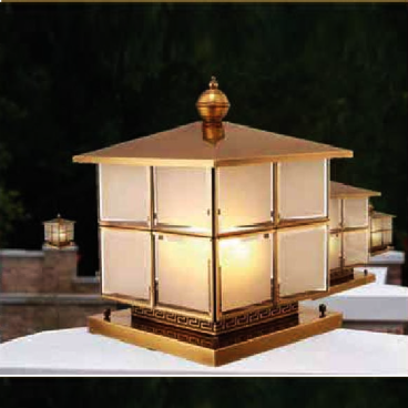 TCD - 08 - 21: Đèn gắn đầu trụ cổng đồng - KT: L300mm x R300mm - Bóng đèn E27 x 1