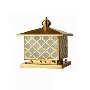 TD - 23: Đèn gắn đầu trụ cổng xi mạ đồng - KT: L300mm x W300mm - Bóng đèn E27 x 1