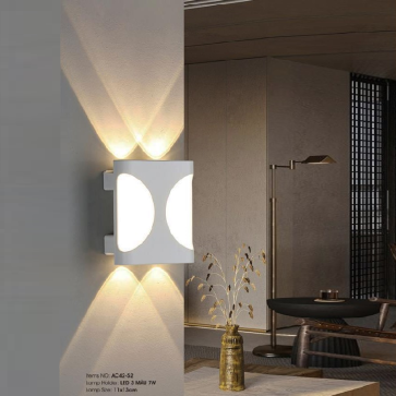 AC 42-52: Đèn gắn tường LED - KT: L110mm x H130mm - Đèn LED 7W đổi 3 màu