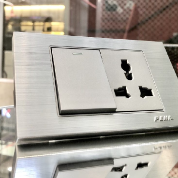 NOVA - AI05A: Bộ 1 contac 1 chiều + Ổ cắm đa năng  chuẩn BS - 16A/250V