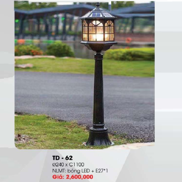 TD - 62: Đèn trụ sân vườn NLMT