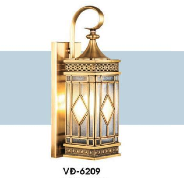 HF - VĐ - 6209: Đèn đồng gắn tường ngoài trời  - KT: L160 mm x H460mm - Bóng đèn E27 x 1