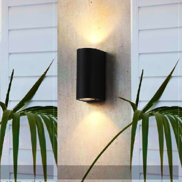 VNT - 667/Đen: Đèn gắn tường ngoài trời - KT: W65mm x H150mm - Đèn LED ánh sáng vàng