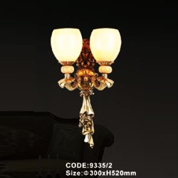 CODE:9335/2: Đèn vách đồng đôi, chao đá - KT: Ø300mm x H520mm - Đèn chân E27 x 3 bóng