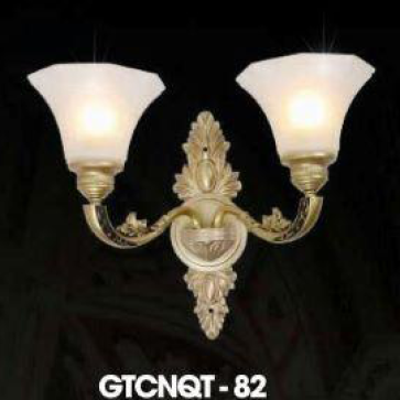GTCNQT- 82: Đèn tường 2 bóng, chao thủy tinh, KT: L300mm* H300mm