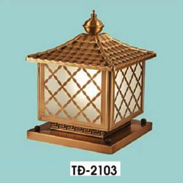 HF - TĐ - 2103: Đèn gắn đầu trụ - KT: 250mm x 250mm x H320mm - Bóng đèn E27 x 1