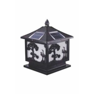 SOLAR - 22: Đèn gắn đầu trụ NLMT - KT: Mái 300mm - Đế: 300mm x H360mm - Đèn LED 5W, ánh sáng đổi 3 màu + Đèn E27 x1
