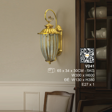VD41: Đèn gắn tường đồng  - KT: W300mm x H600mm - Bóng đèn chân E27 x 1